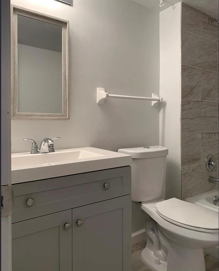 Image 8 of 12 For 4963 Viceroy Street B