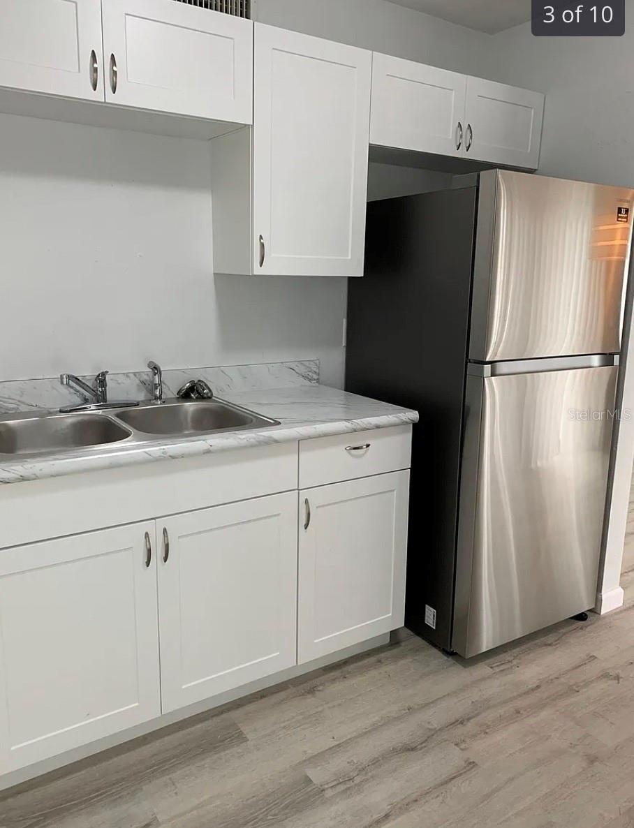 Image 9 of 12 For 4963 Viceroy Street B