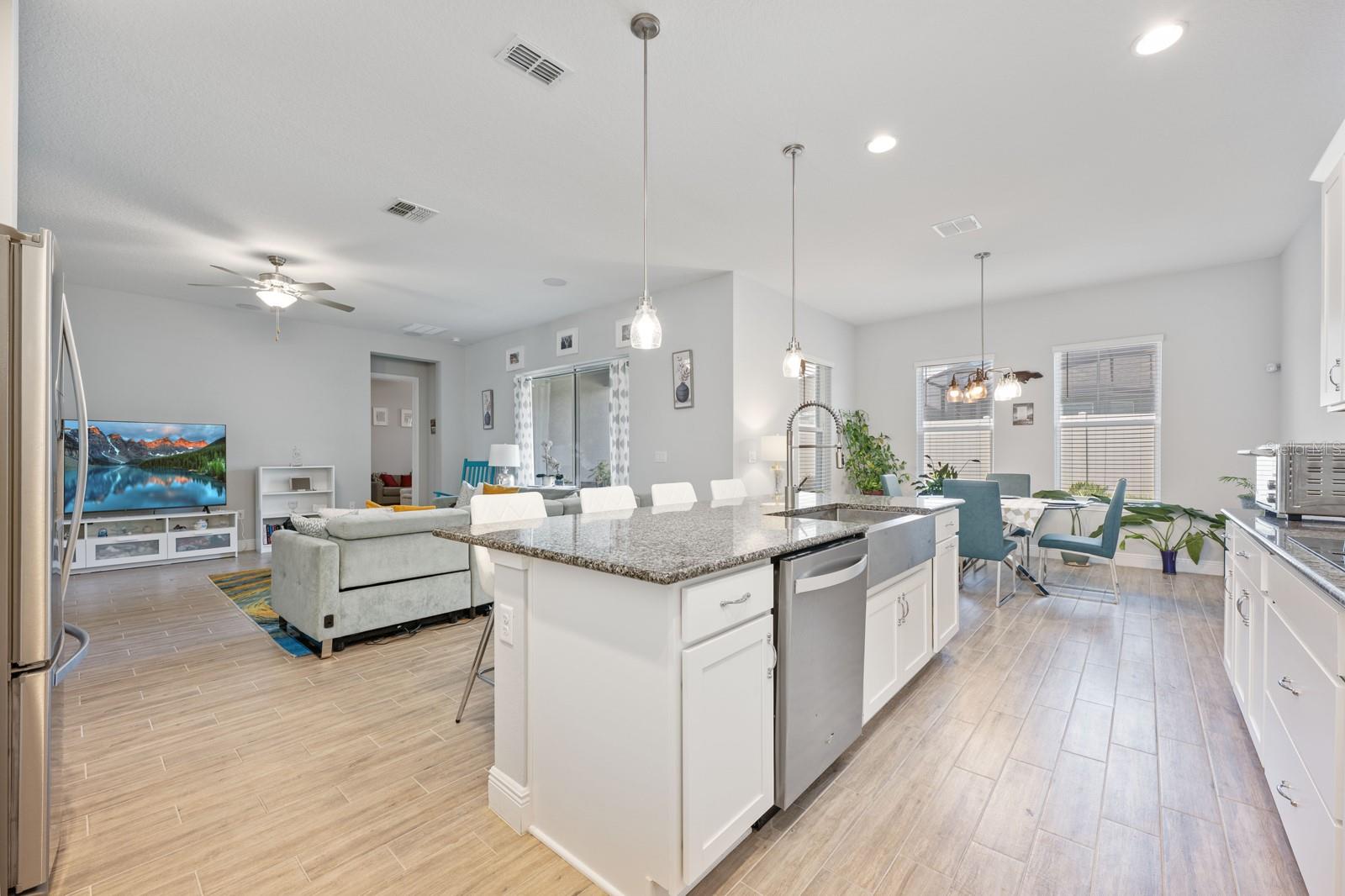 Image 15 of 68 For 5220 Lake Washington Street