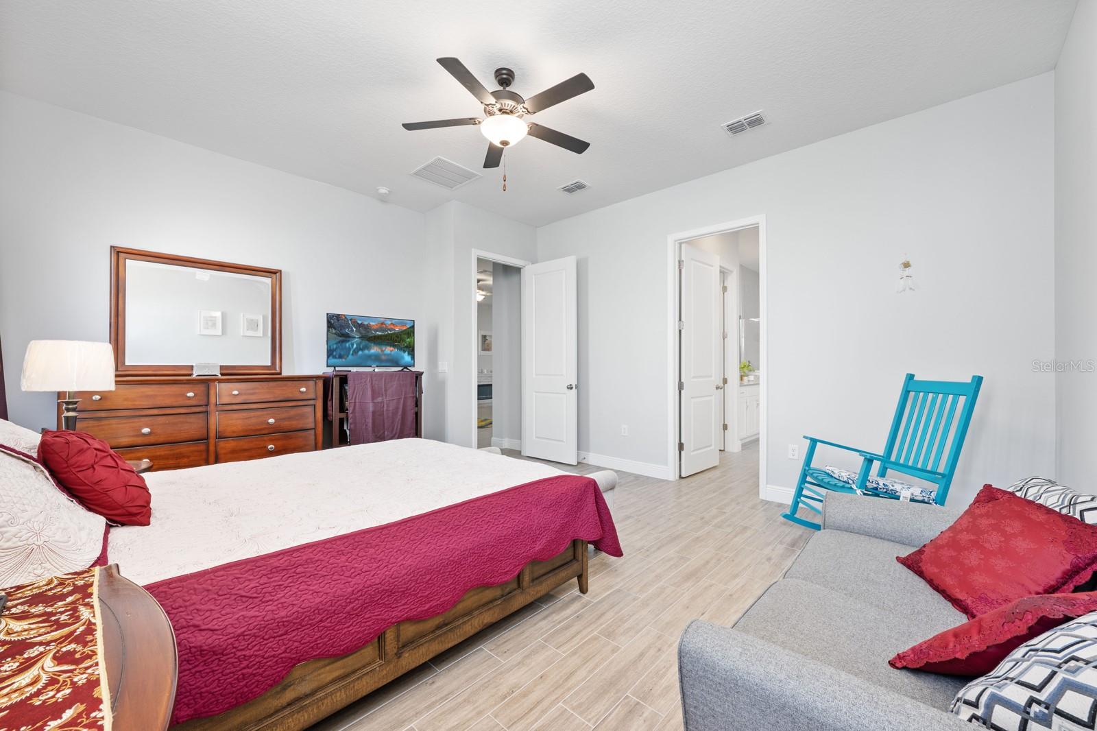 Image 28 of 68 For 5220 Lake Washington Street