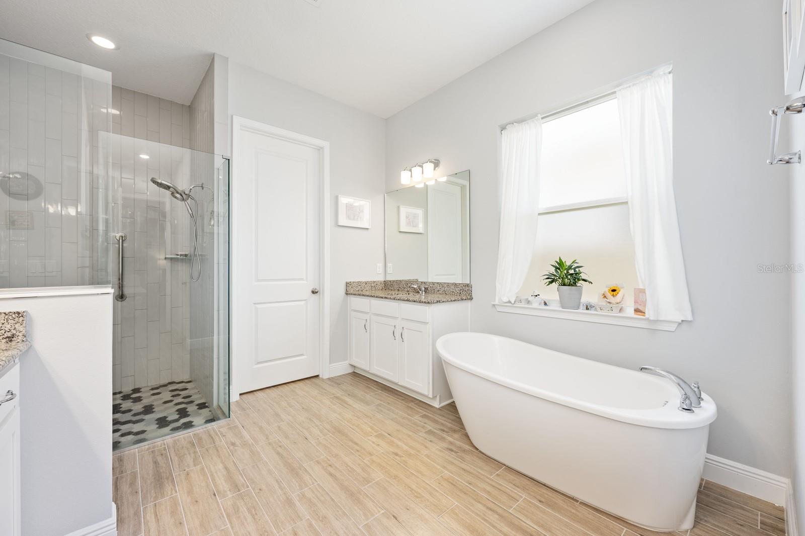 Image 33 of 68 For 5220 Lake Washington Street