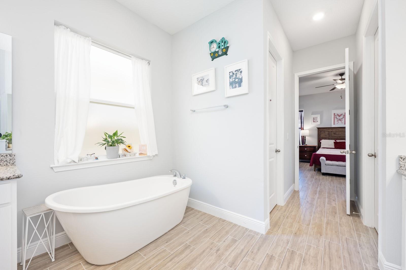 Image 34 of 68 For 5220 Lake Washington Street