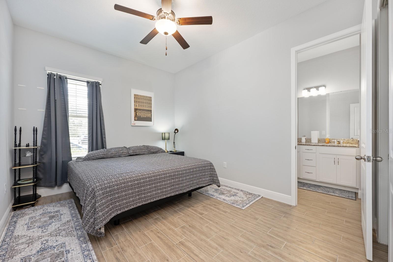 Image 36 of 68 For 5220 Lake Washington Street