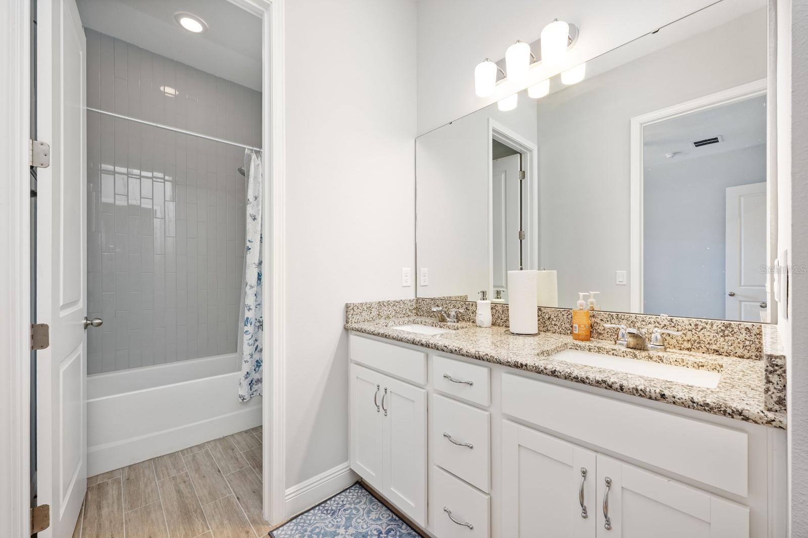 Image 38 of 68 For 5220 Lake Washington Street