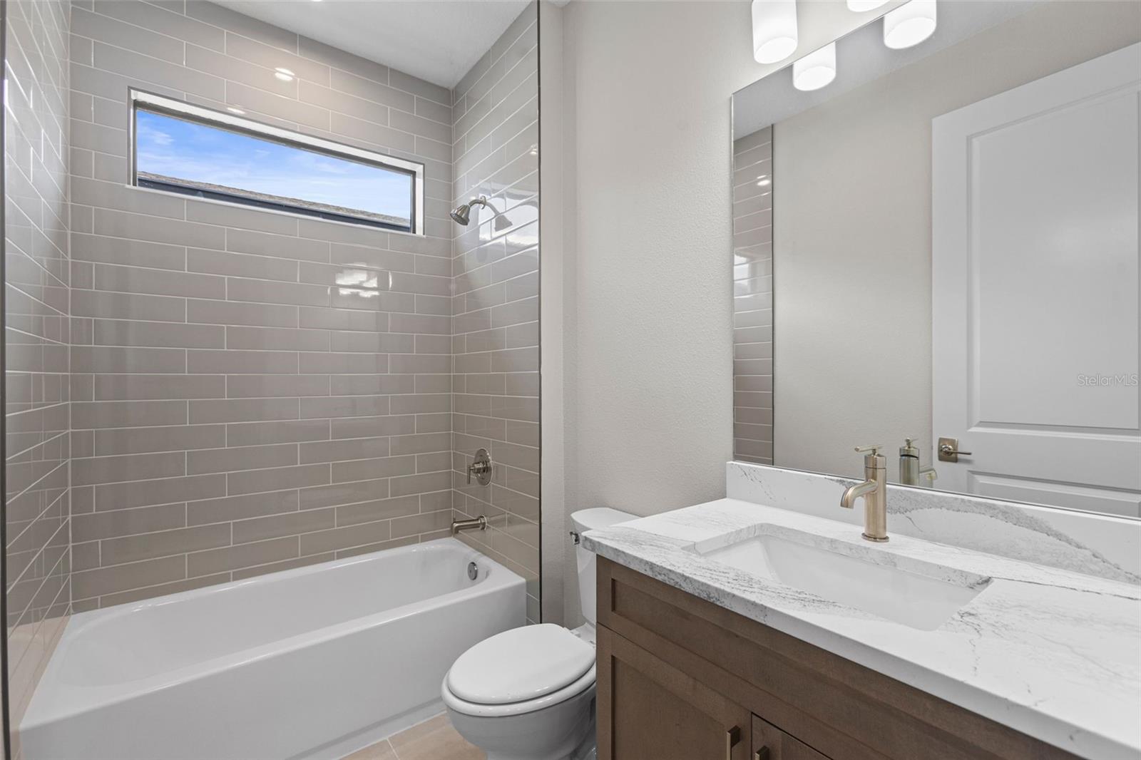 Image 16 of 34 For 14359 Hammock Oak Street