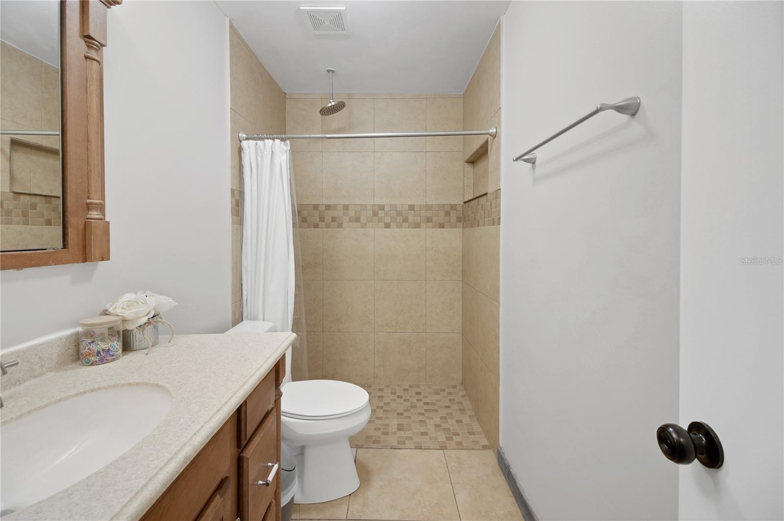 Image 36 of 64 For 40747 2nd Avenue