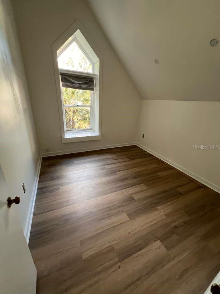 Image 10 of 13 For 752 Westmoreland Drive 2