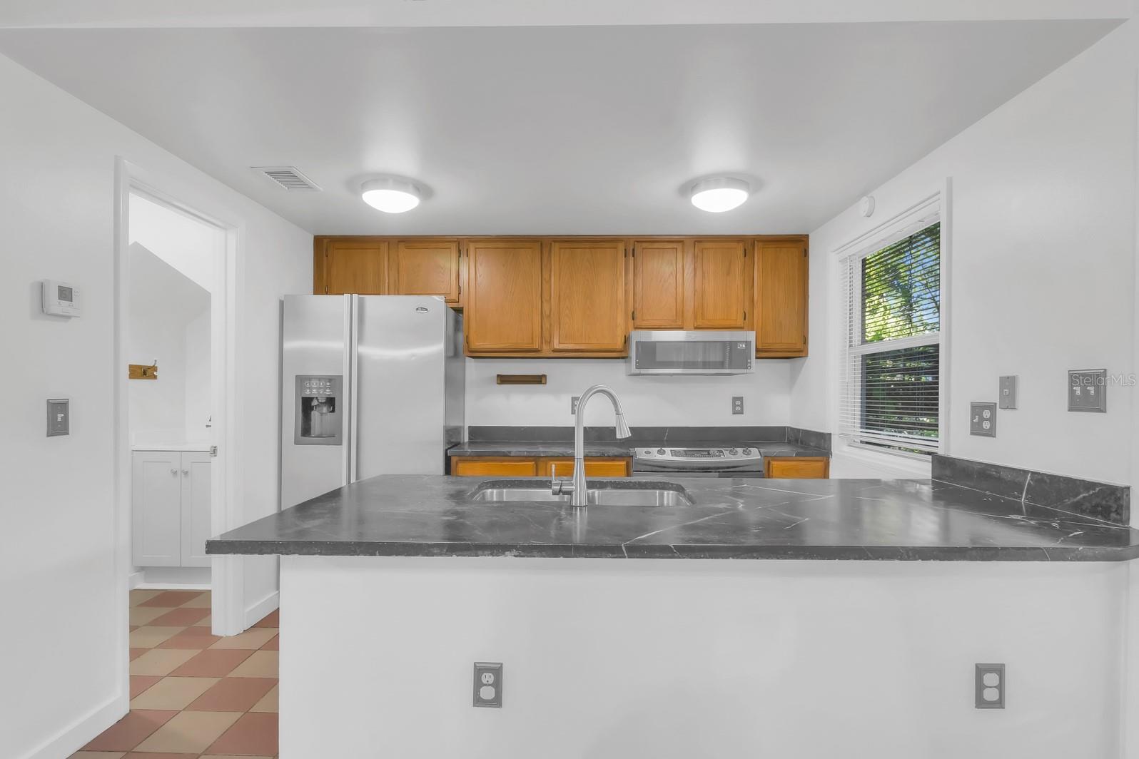 Image 16 of 24 For 752 Westmoreland Drive 2