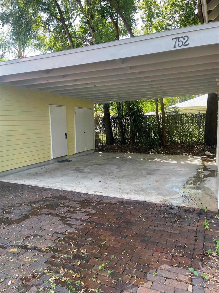 Image 2 of 13 For 752 Westmoreland Drive 2