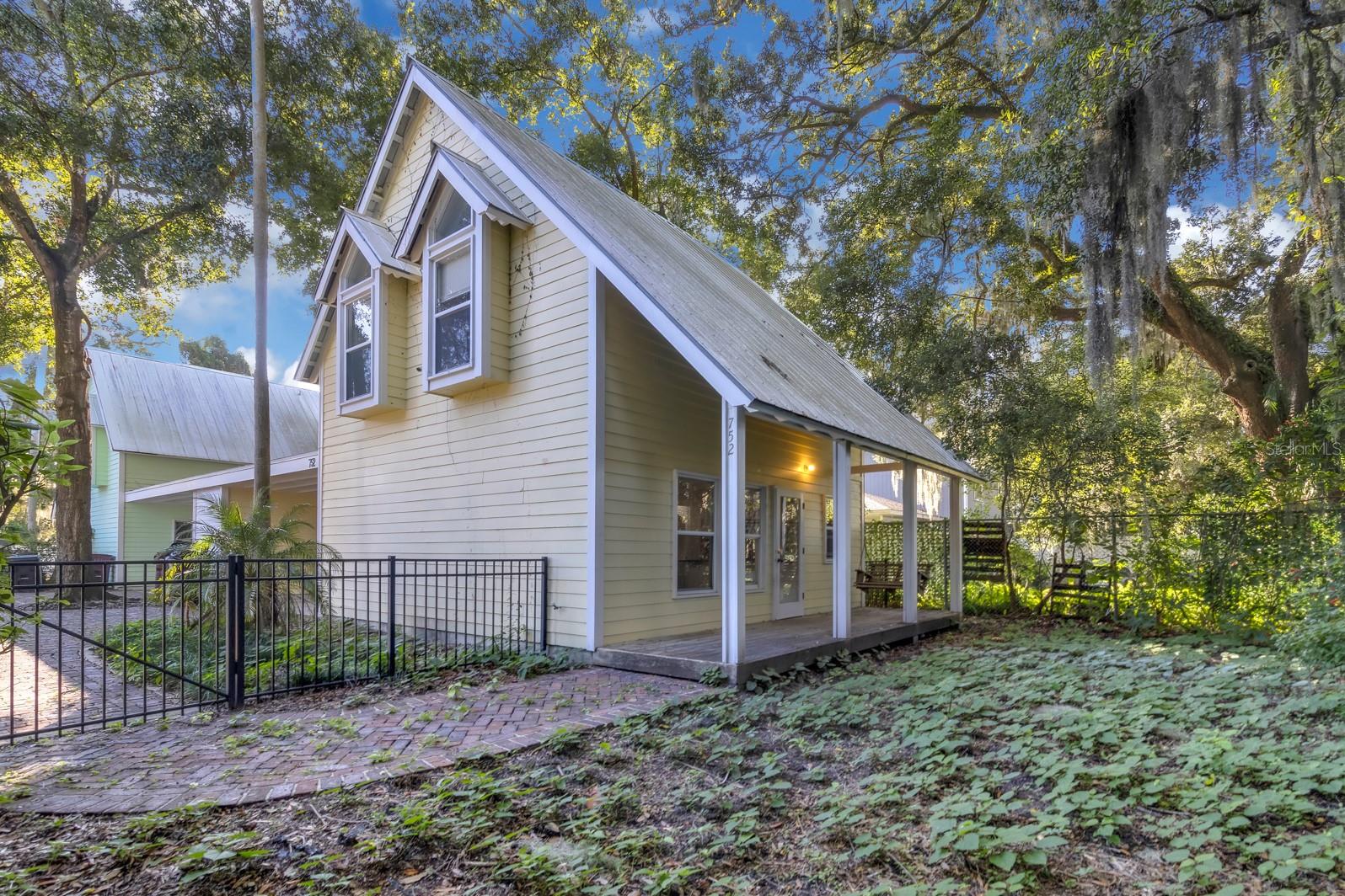 Image 20 of 24 For 752 Westmoreland Drive 2