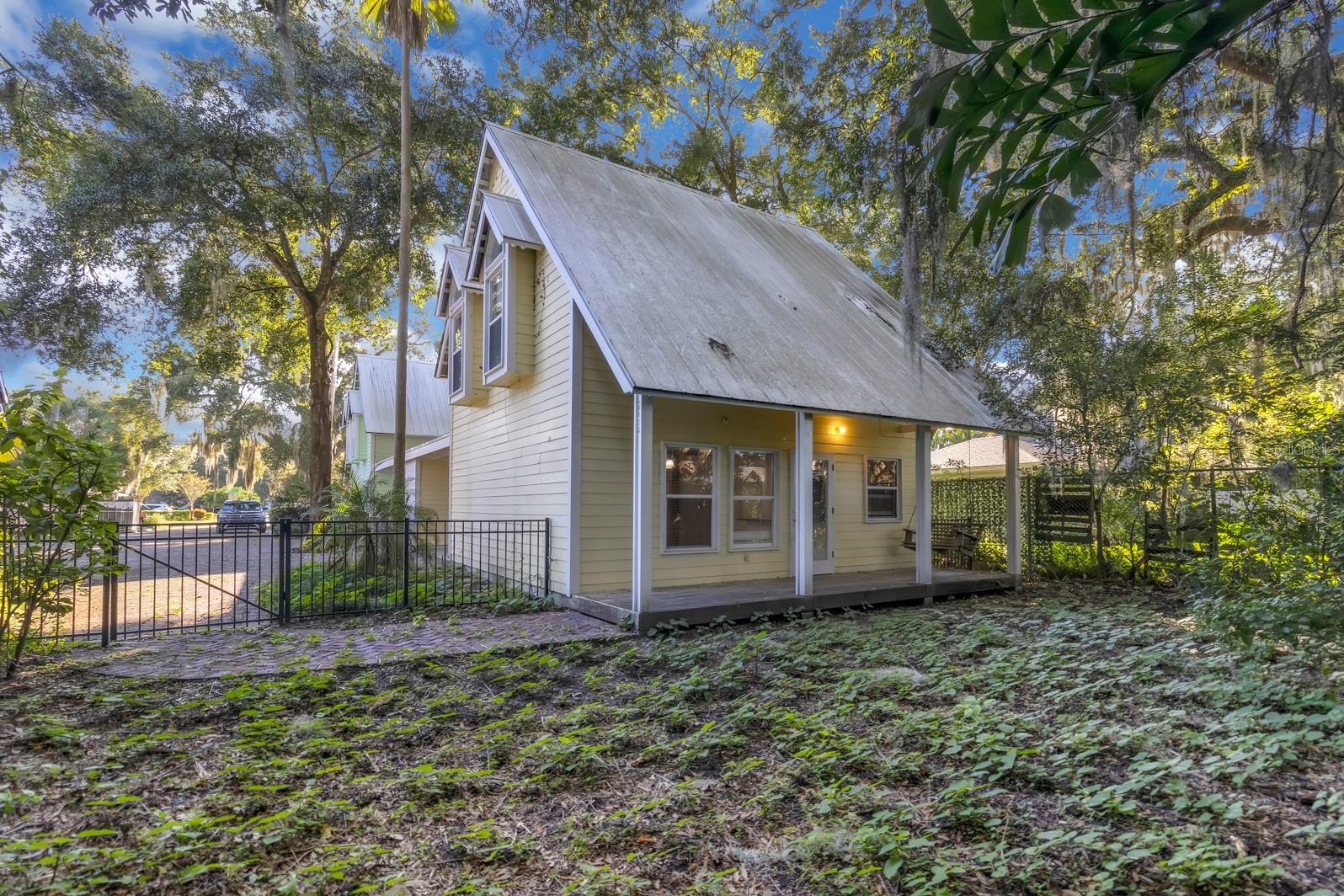 Image 21 of 24 For 752 Westmoreland Drive 2