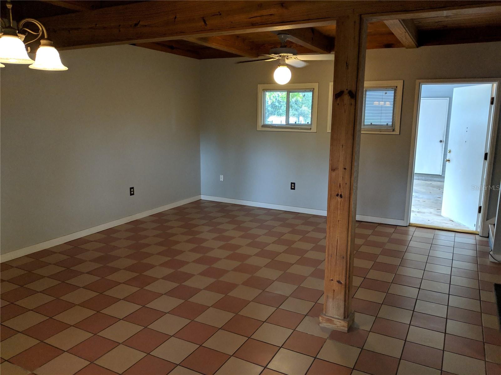 Image 6 of 13 For 752 Westmoreland Drive 2