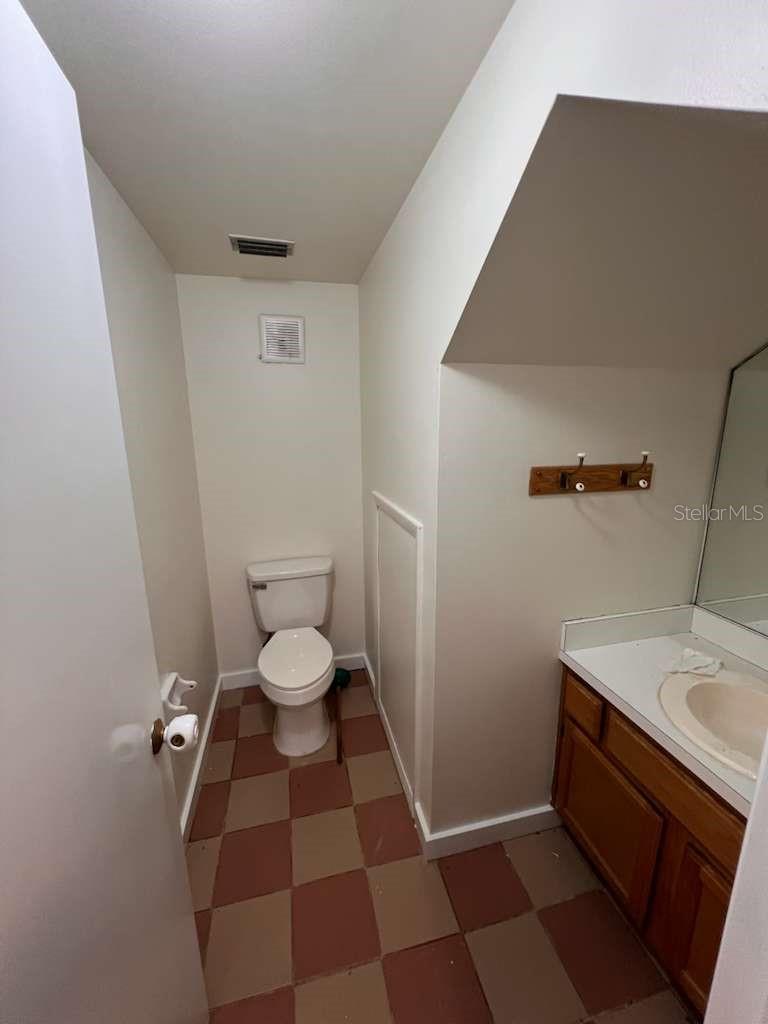 Image 7 of 13 For 752 Westmoreland Drive 2