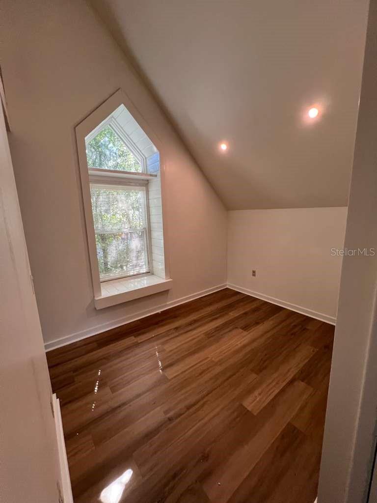 Image 8 of 13 For 752 Westmoreland Drive 2