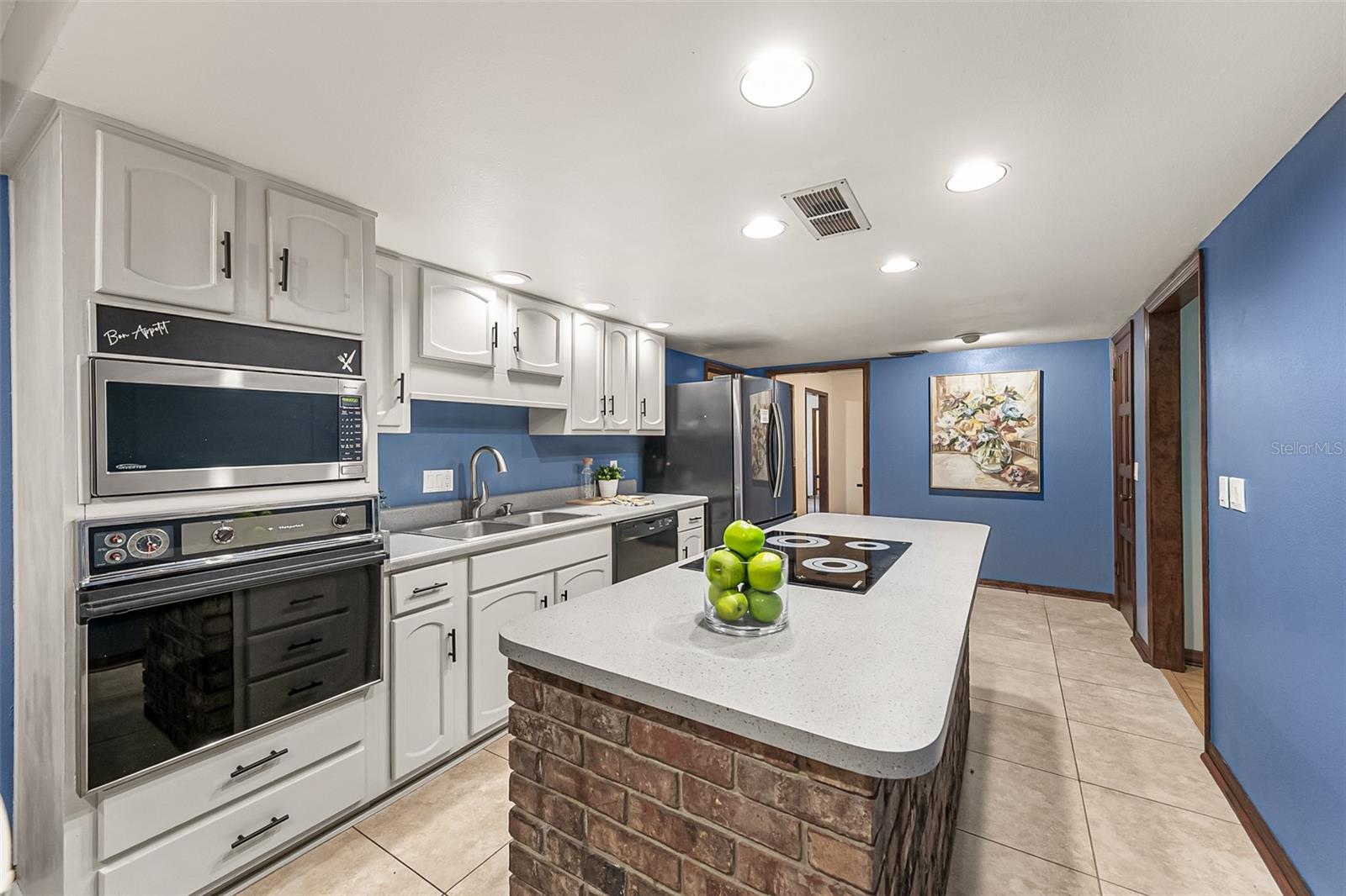 Image 10 of 38 For 568 Gainsboro