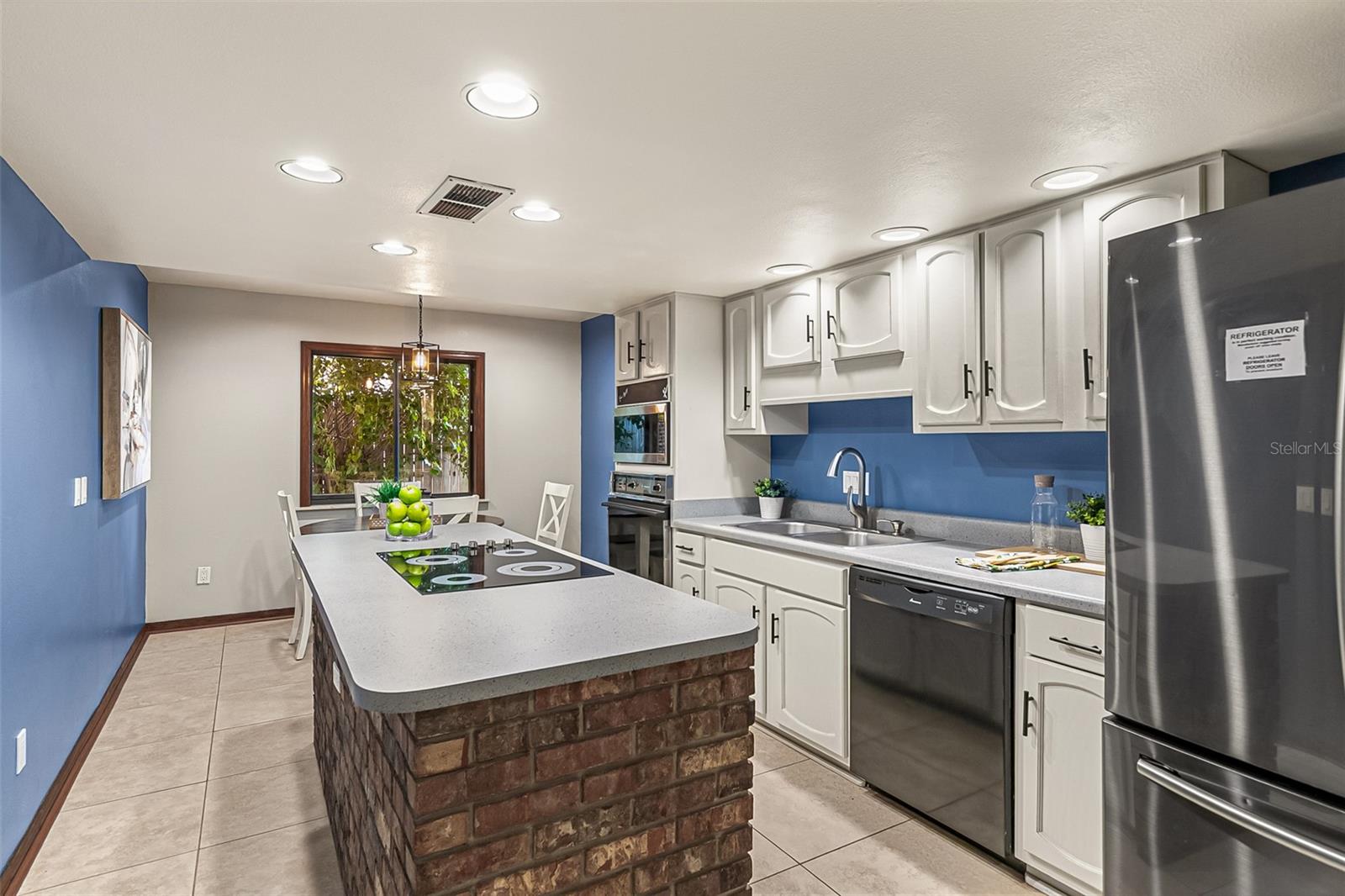 Image 12 of 38 For 568 Gainsboro