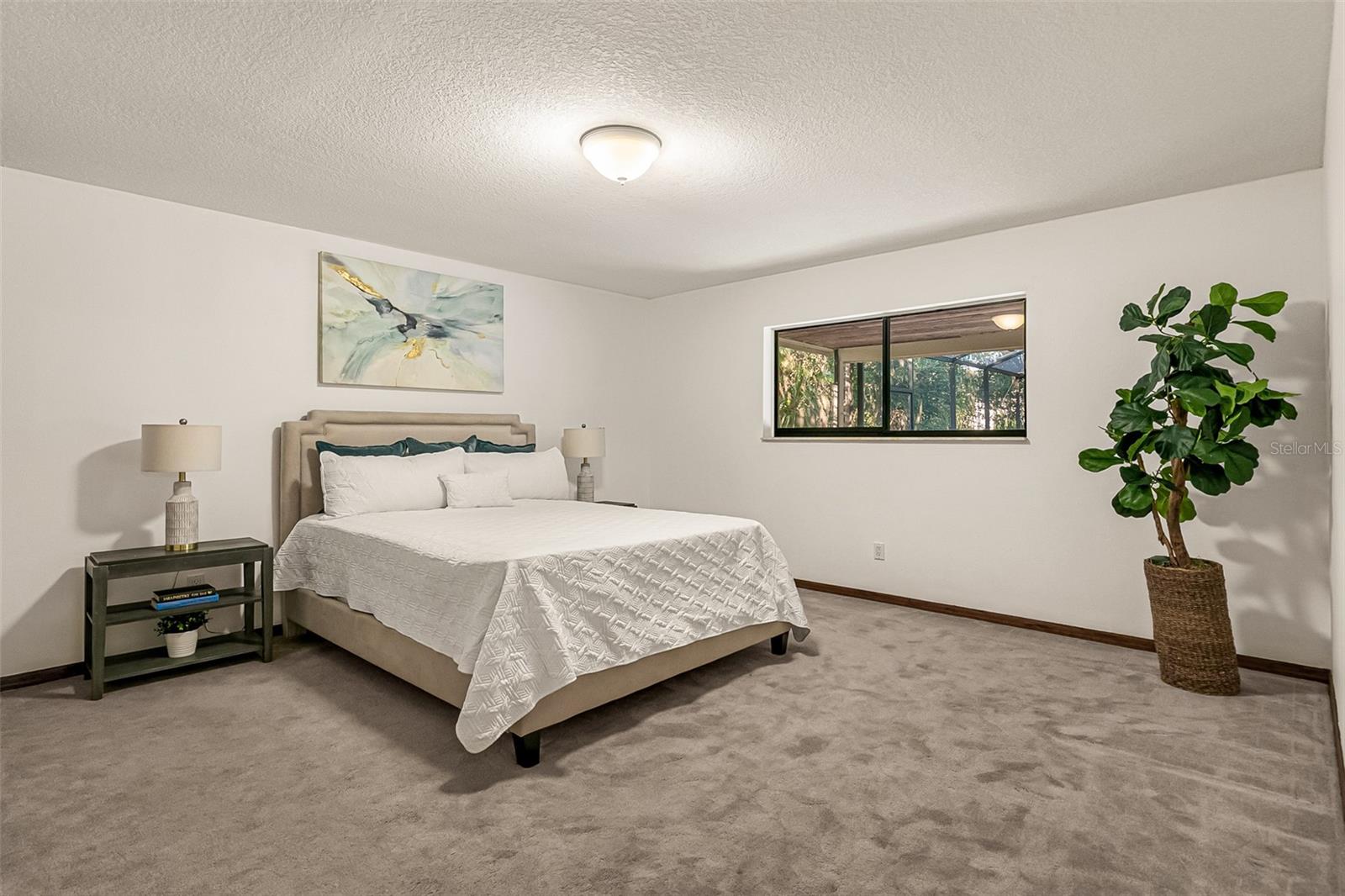 Image 26 of 38 For 568 Gainsboro