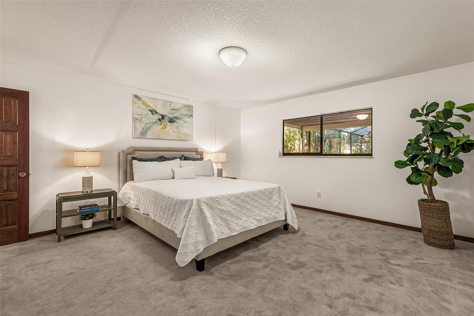 Image 27 of 38 For 568 Gainsboro