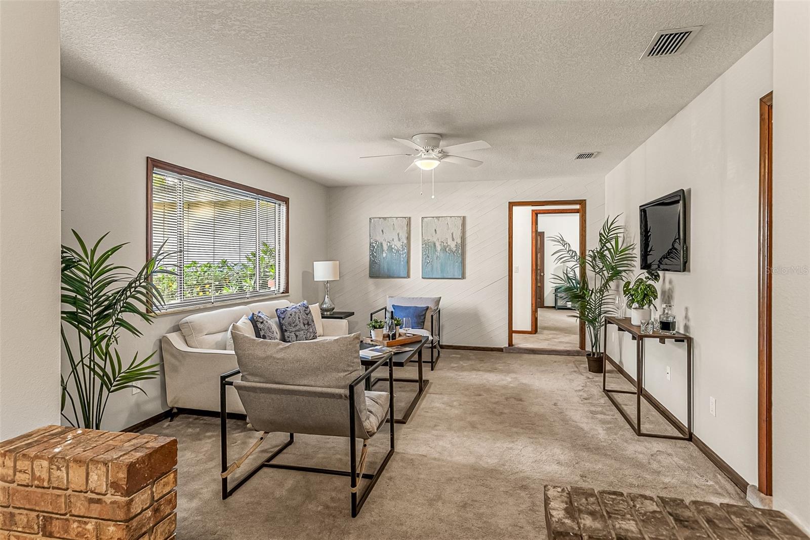 Image 3 of 38 For 568 Gainsboro