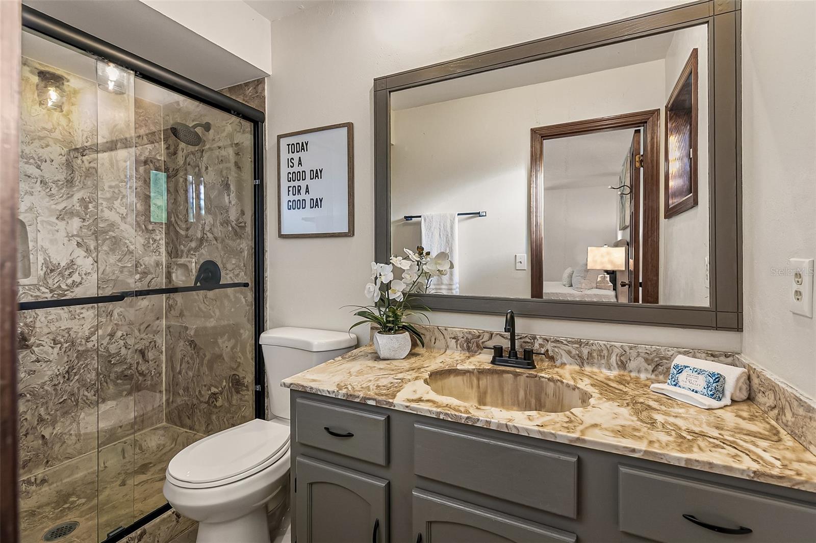 Image 32 of 38 For 568 Gainsboro