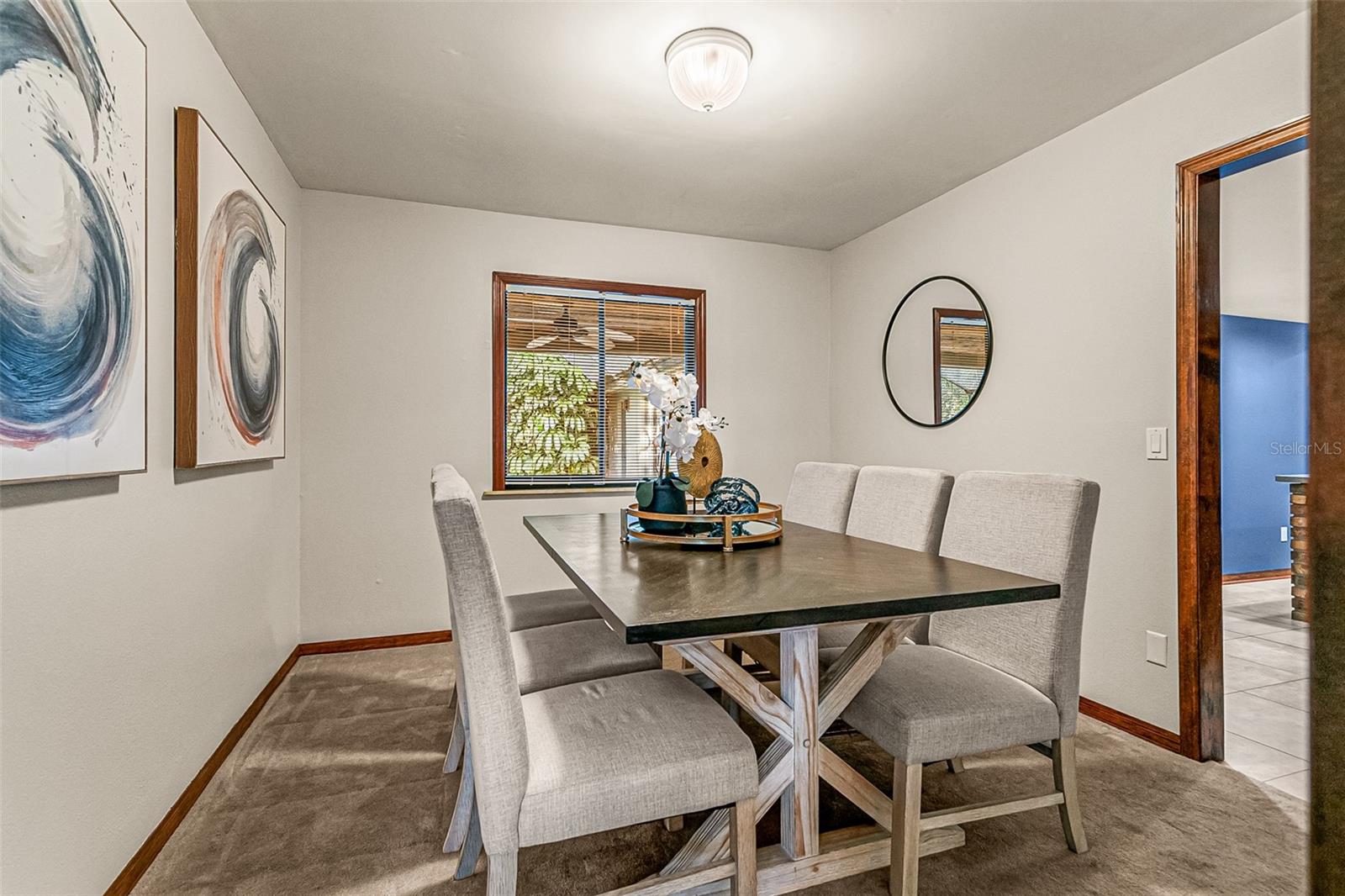 Image 7 of 38 For 568 Gainsboro