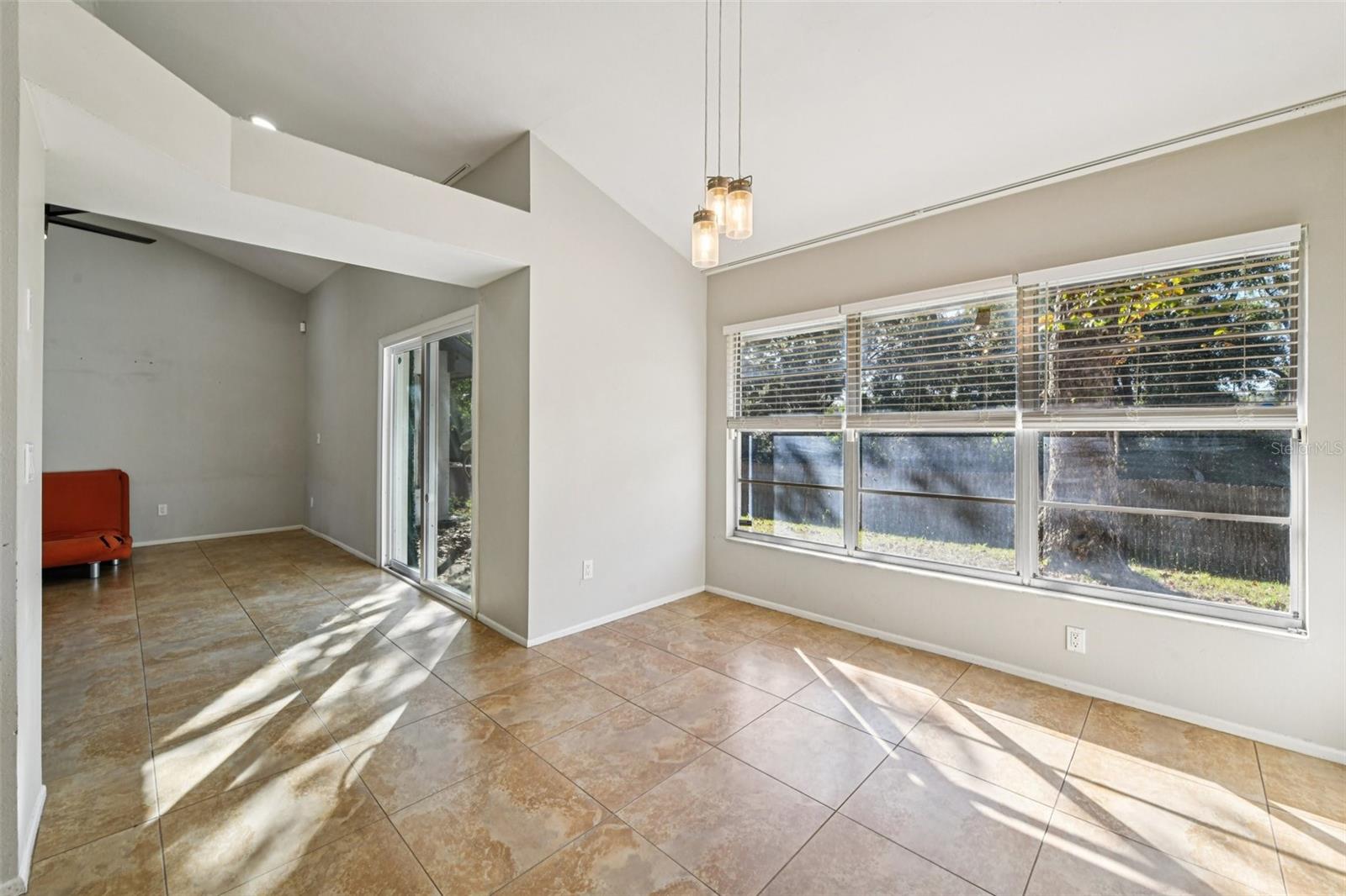 Listing photo id 8 for 6572 Whirlaway Circle