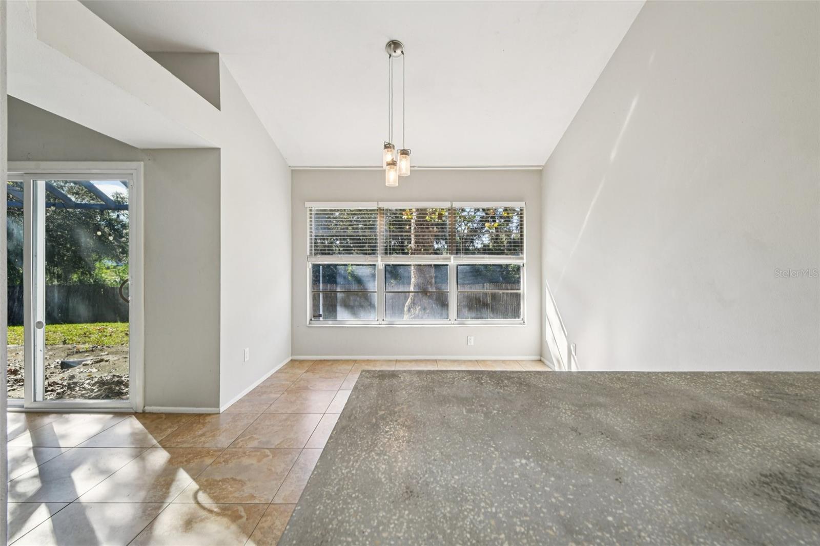 Listing photo id 9 for 6572 Whirlaway Circle