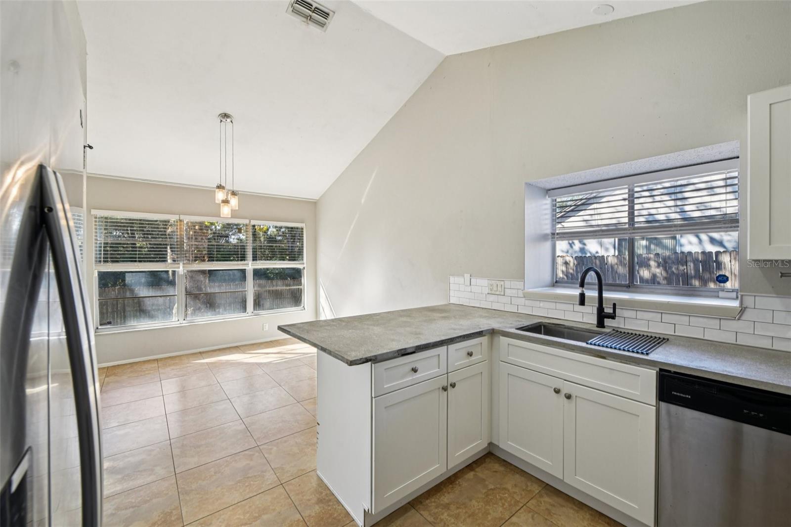 Listing photo id 15 for 6572 Whirlaway Circle