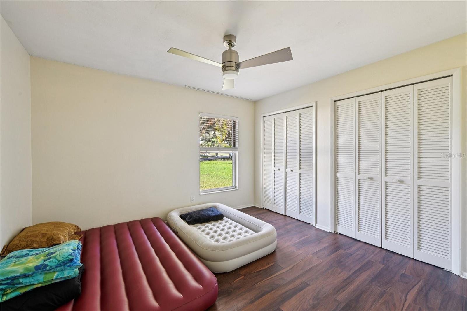 Listing photo id 16 for 6572 Whirlaway Circle