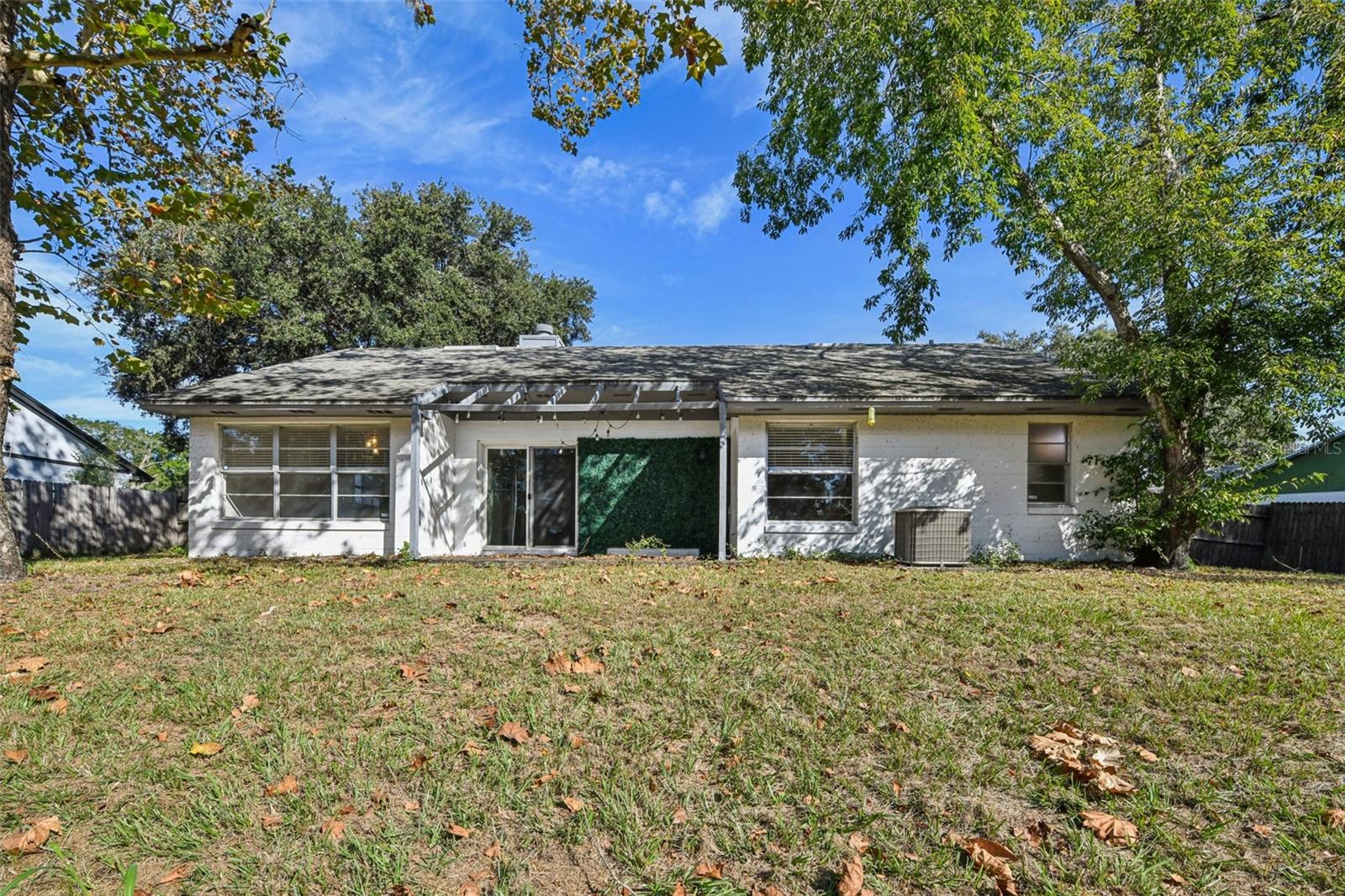 Listing photo id 25 for 6572 Whirlaway Circle