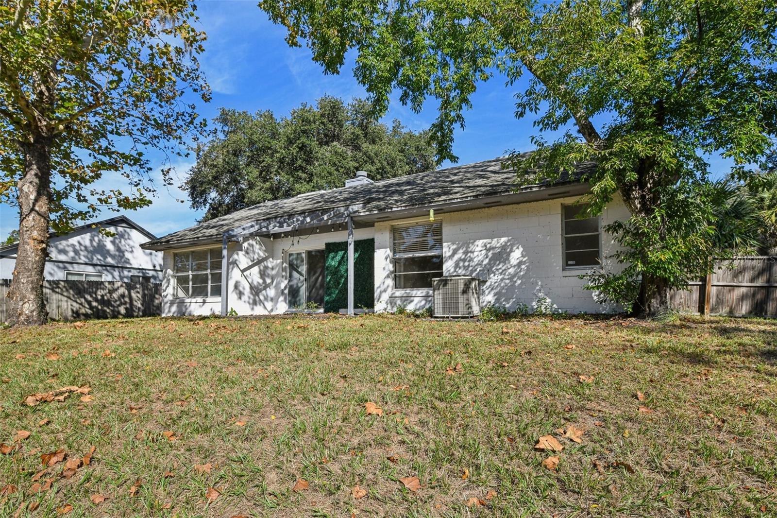 Listing photo id 26 for 6572 Whirlaway Circle