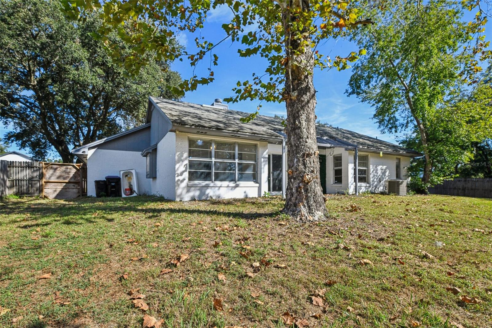 Listing photo id 27 for 6572 Whirlaway Circle