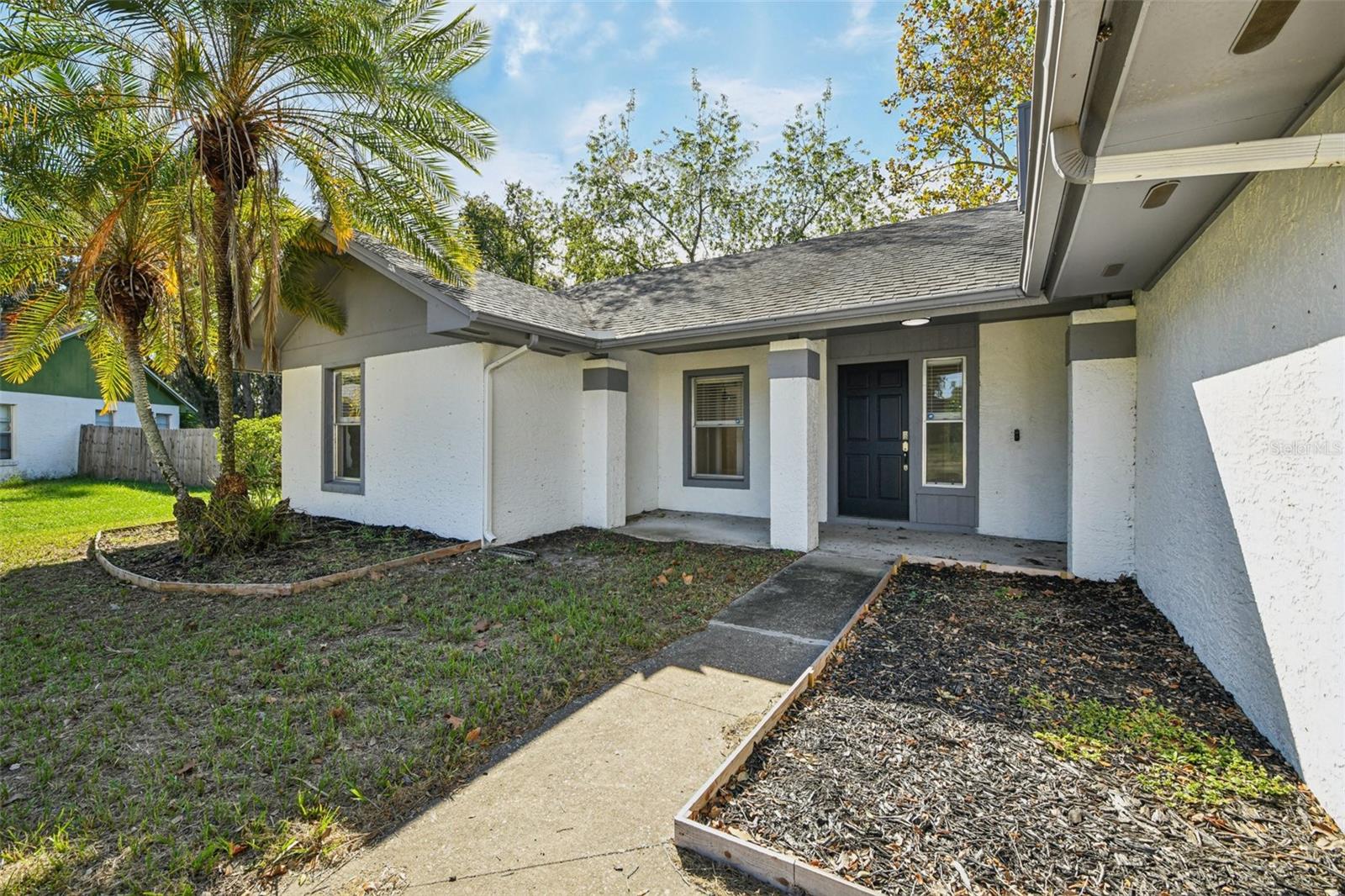 Listing photo id 3 for 6572 Whirlaway Circle