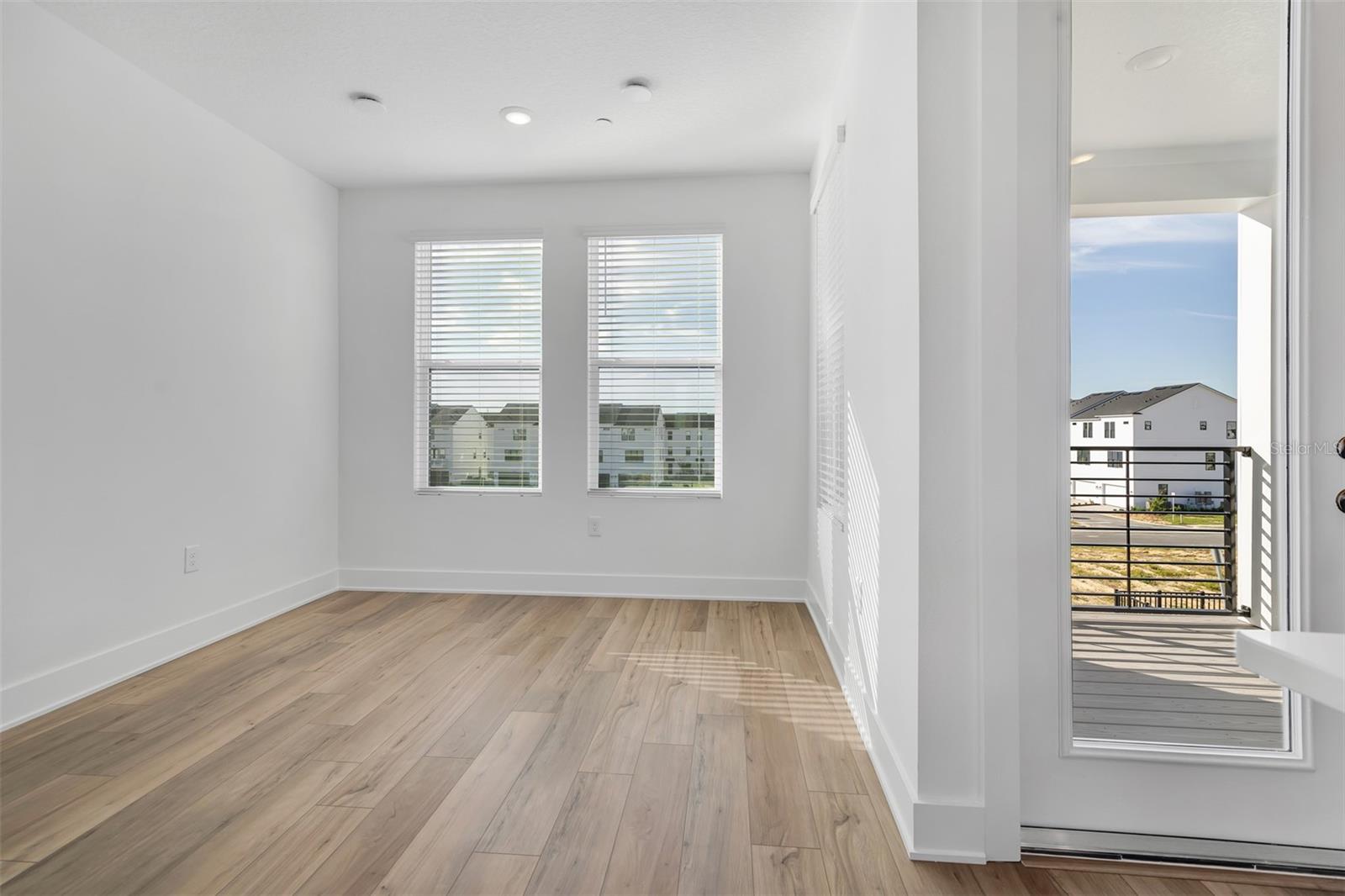 Image 14 of 28 For 15399 Hamlin Park Drive