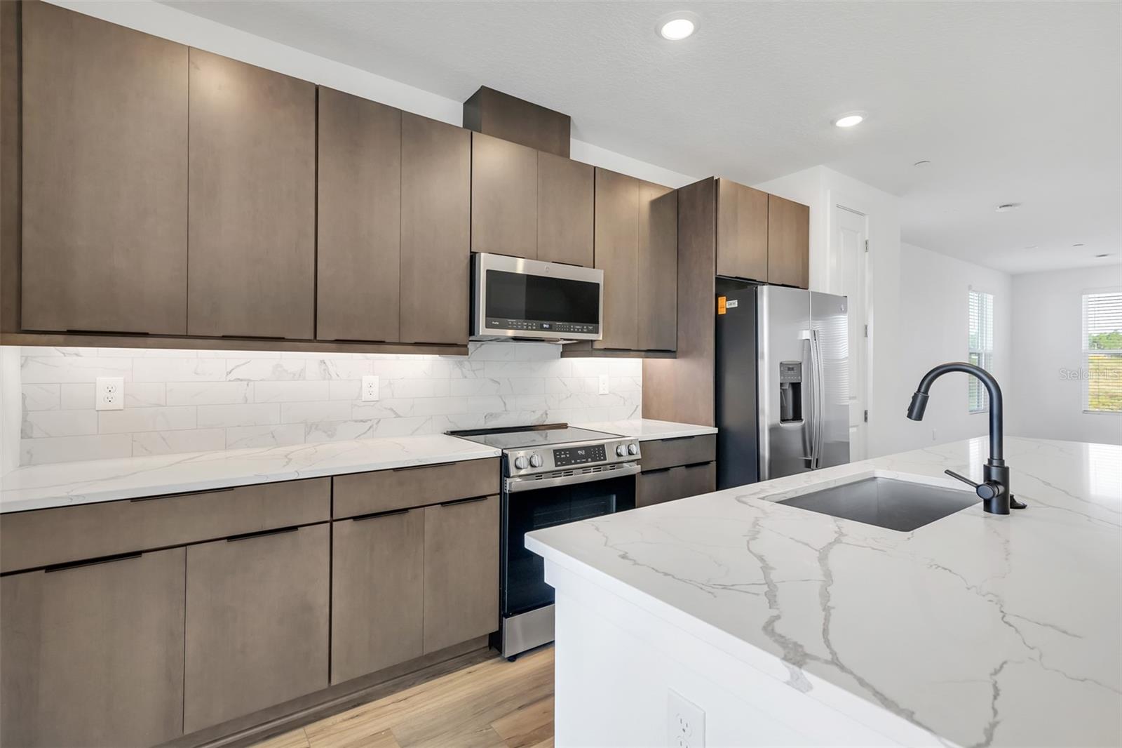 Image 16 of 28 For 15399 Hamlin Park Drive