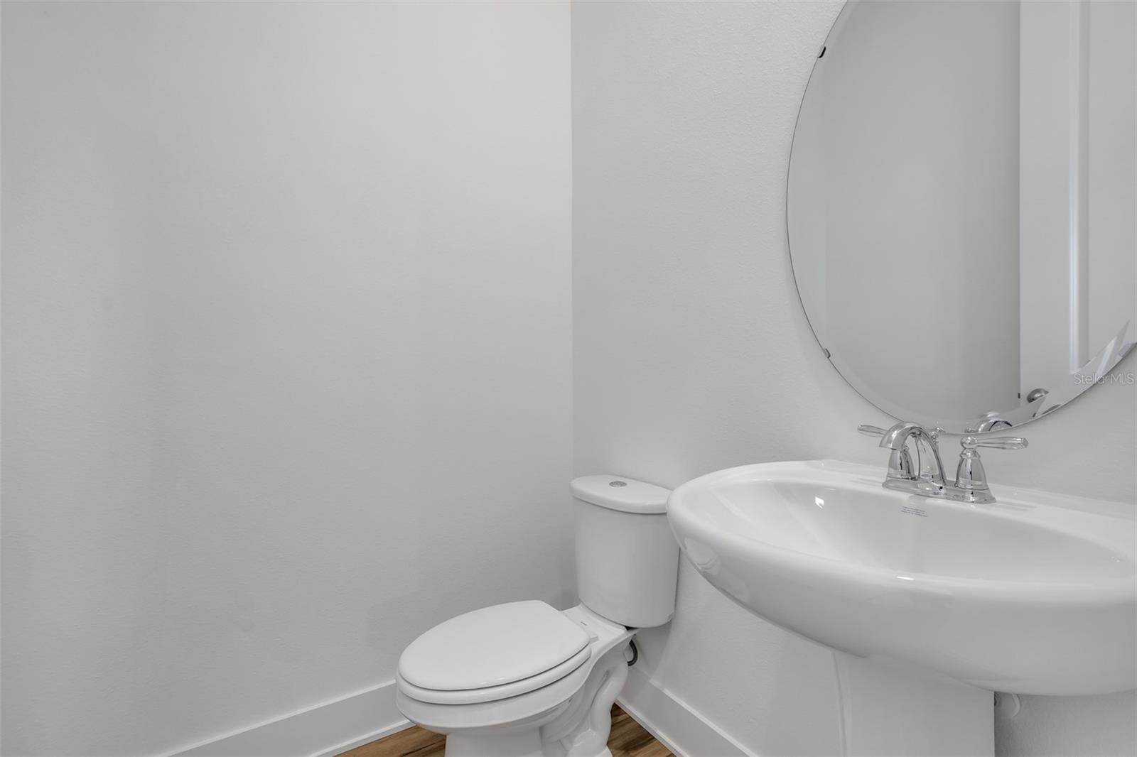 Image 17 of 28 For 15399 Hamlin Park Drive