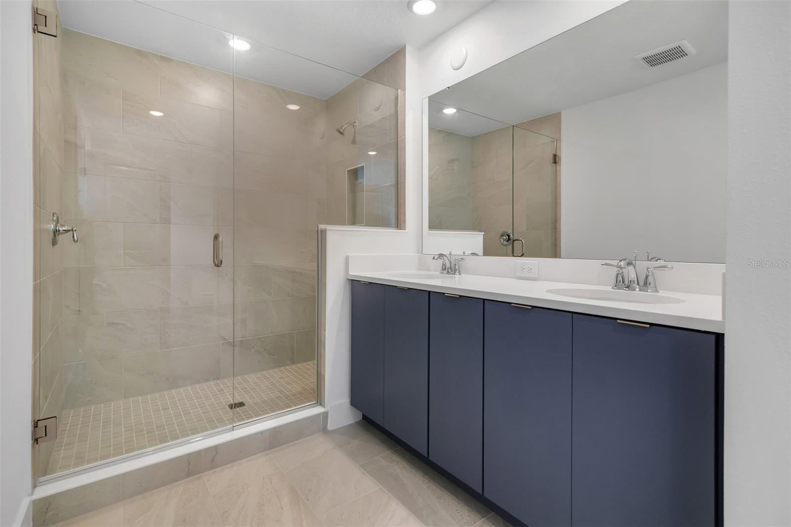 Image 20 of 28 For 15399 Hamlin Park Drive