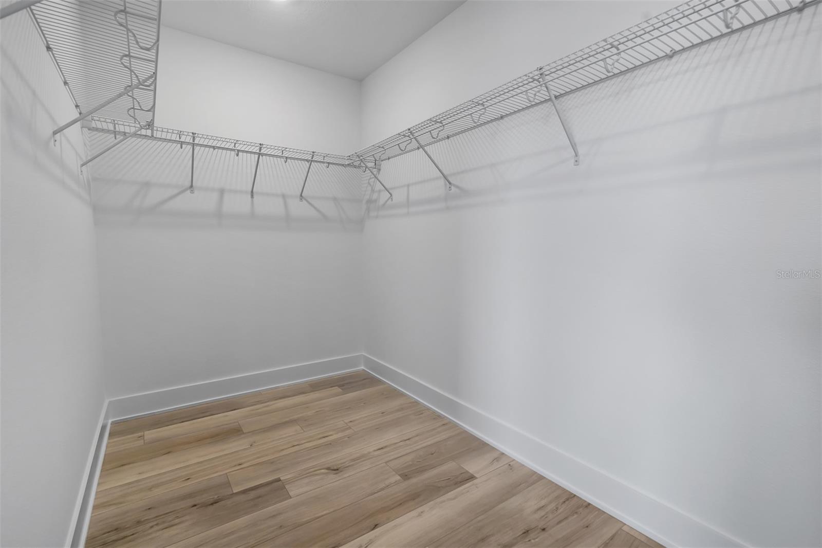 Image 21 of 28 For 15399 Hamlin Park Drive