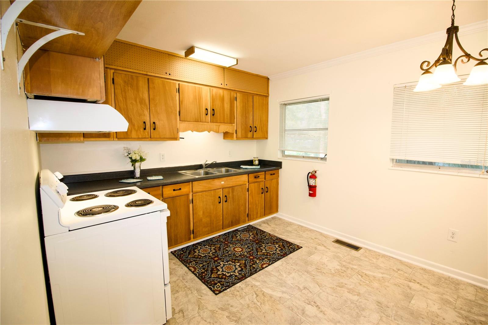 Image 6 of 33 For 1320 Spartan Avenue