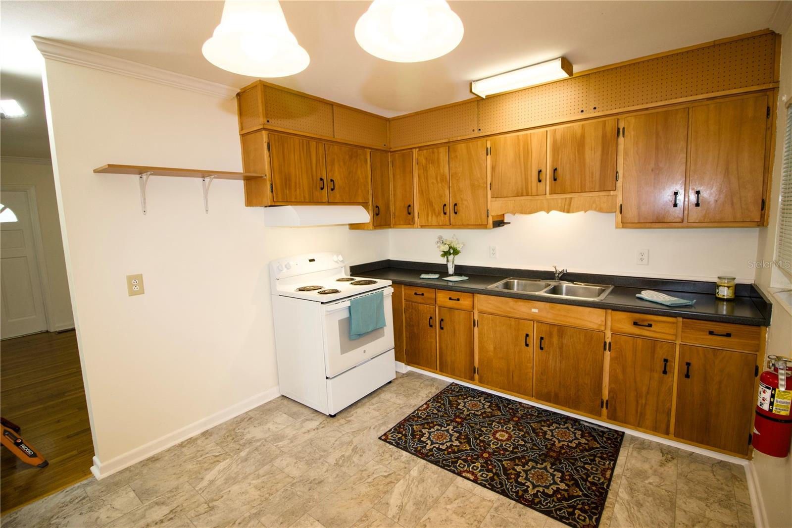 Image 7 of 33 For 1320 Spartan Avenue