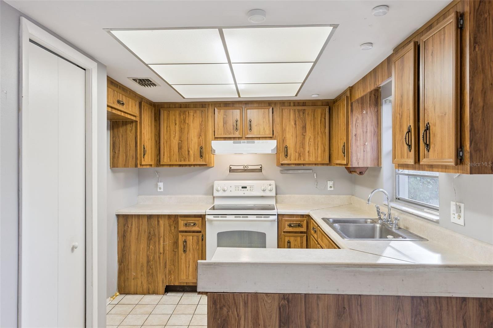 Image 6 of 20 For 3840 Tram Court