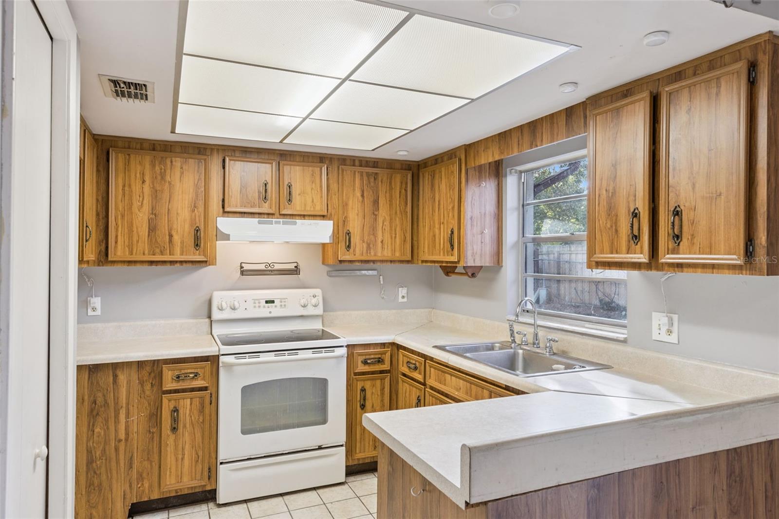 Image 7 of 20 For 3840 Tram Court