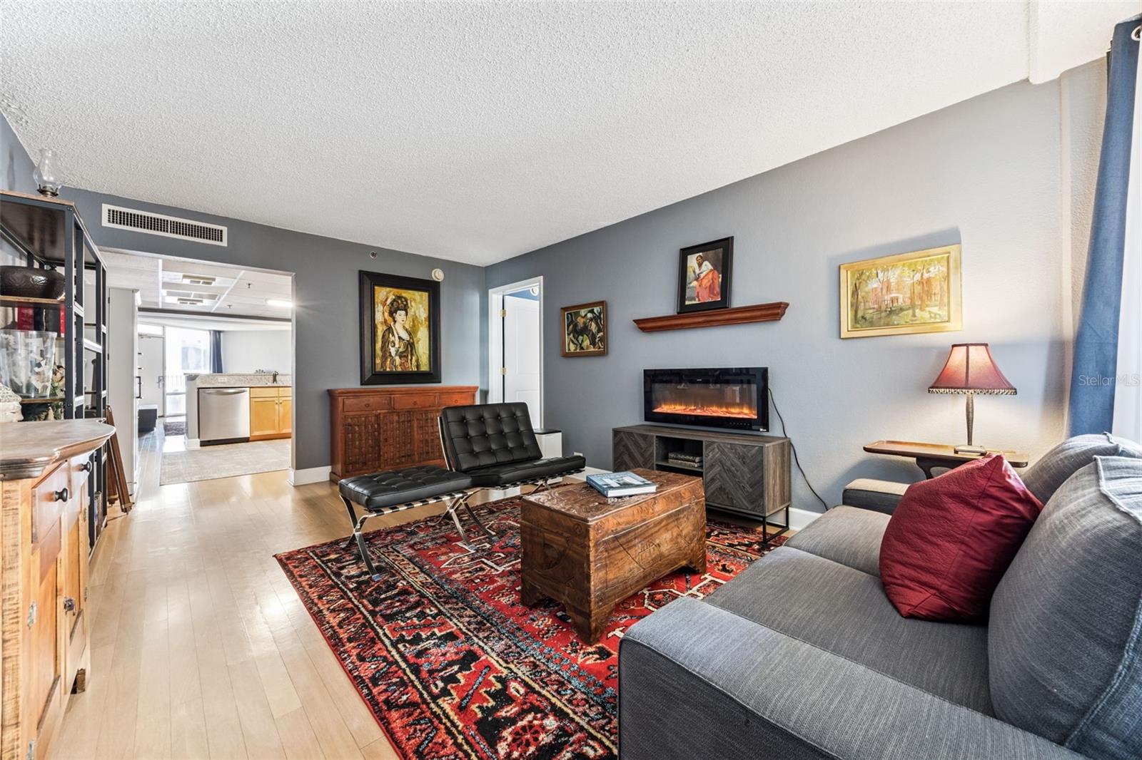 Image 12 of 63 For 151 Washington Street 518