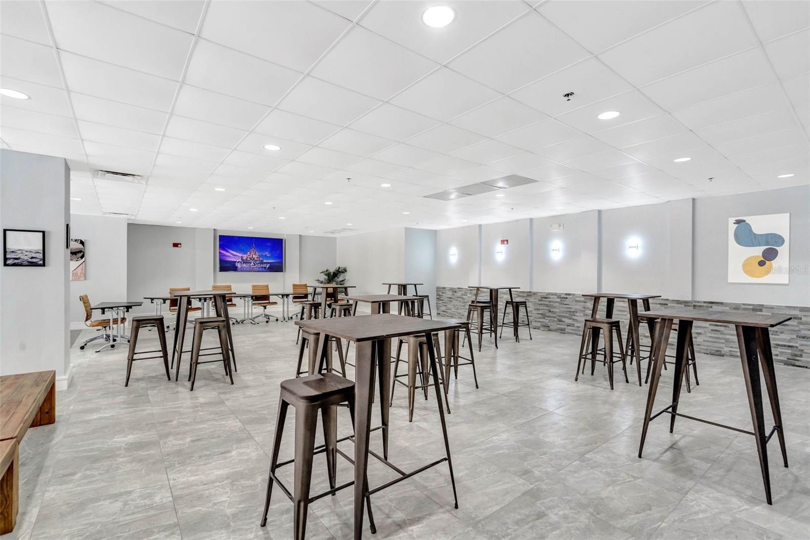 Image 30 of 63 For 151 Washington Street 518