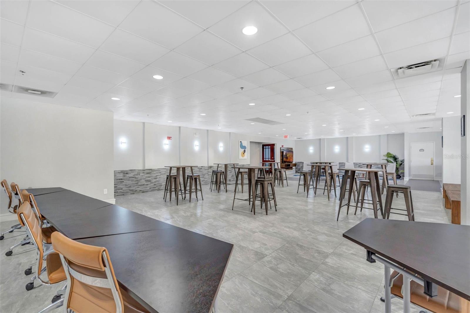 Image 35 of 63 For 151 Washington Street 518