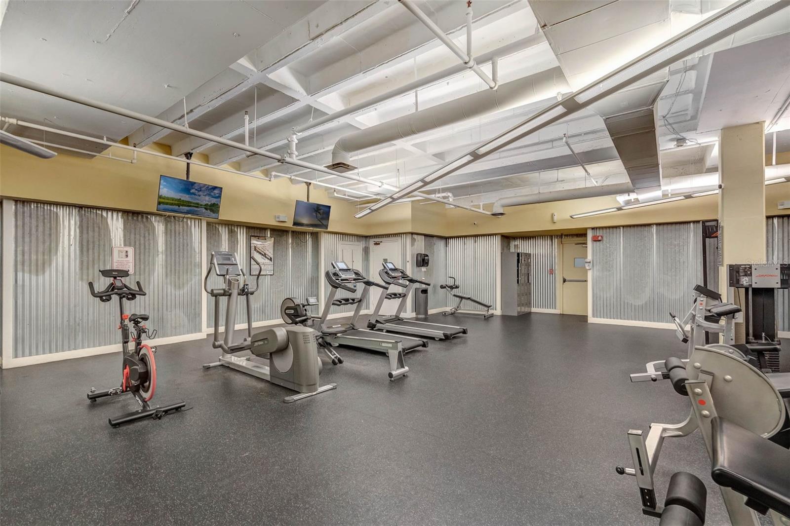 Image 50 of 63 For 151 Washington Street 518