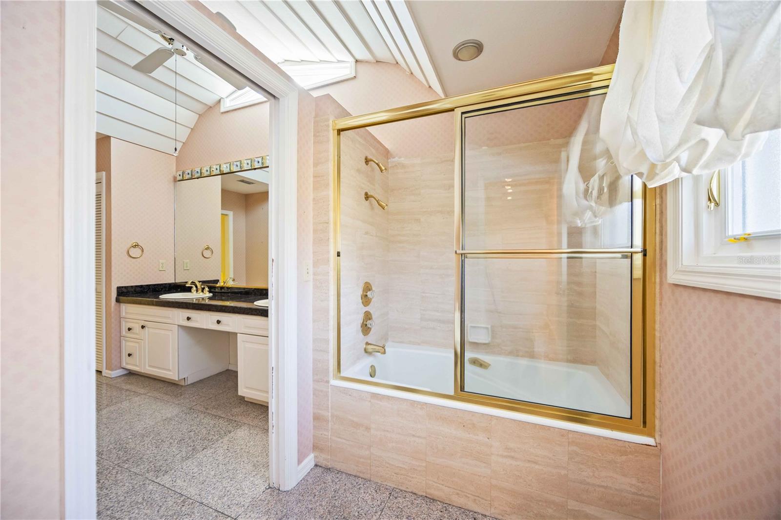 Image 12 of 37 For 503 Spoonbill Way