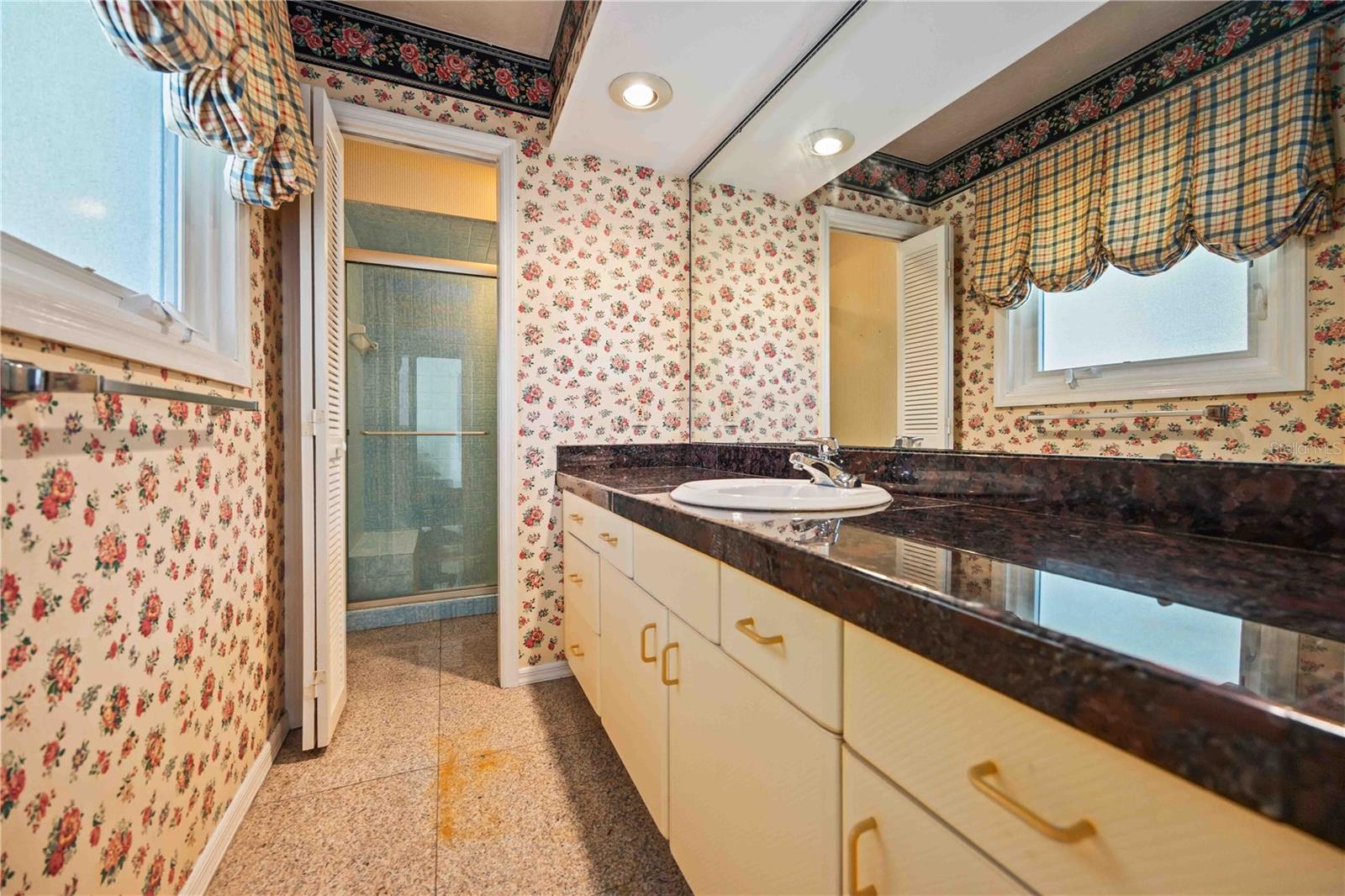 Image 18 of 37 For 503 Spoonbill Way