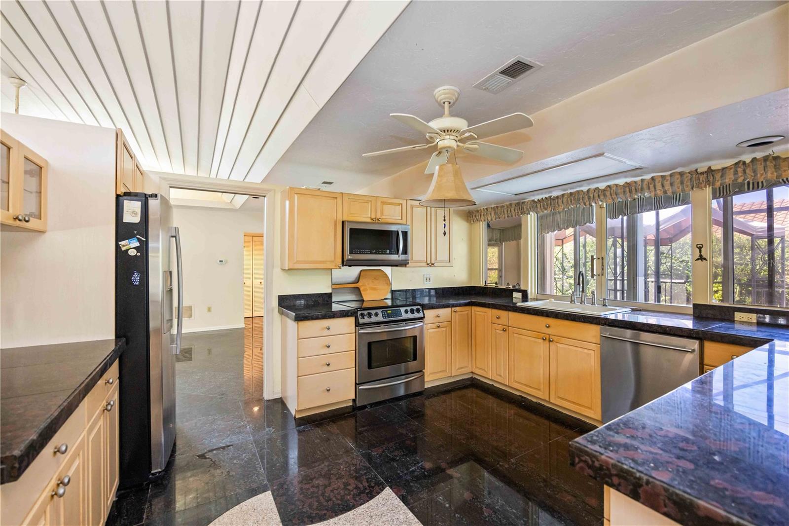 Image 8 of 37 For 503 Spoonbill Way