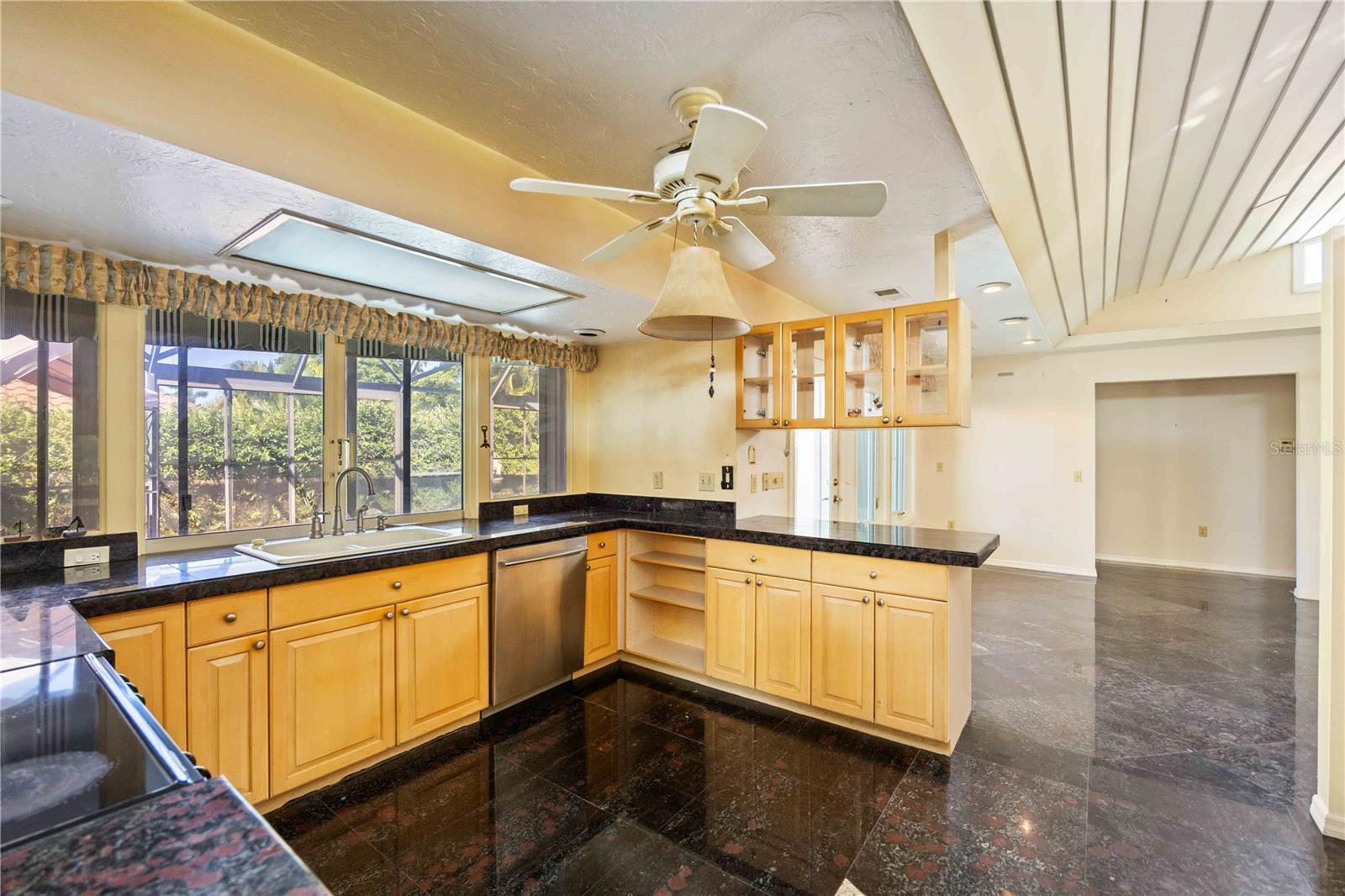 Image 9 of 37 For 503 Spoonbill Way